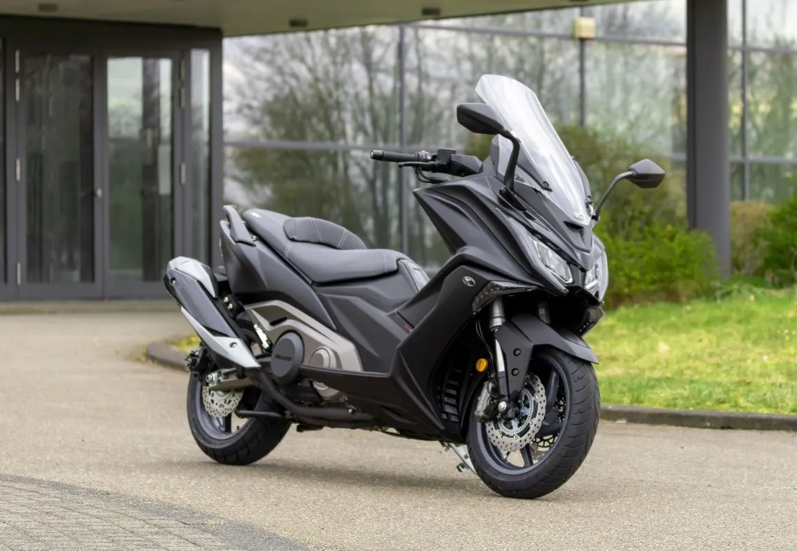 Kymco Ak 550