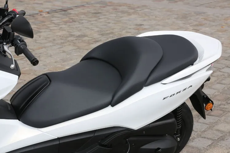 Selle Honda Forza Nss 300 Cc