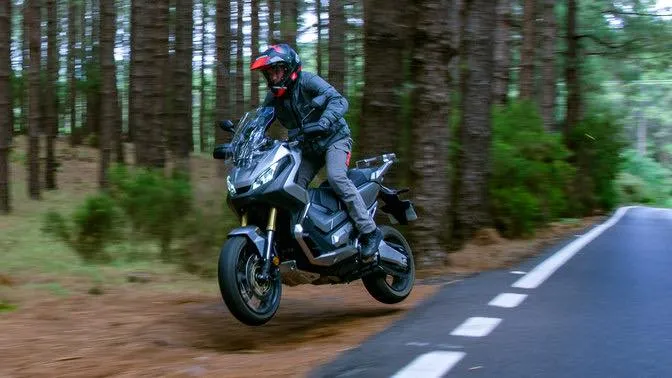 X Adv 2021