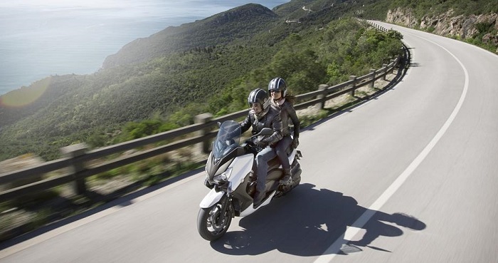 yamaha-400-x-max-blanc-2015