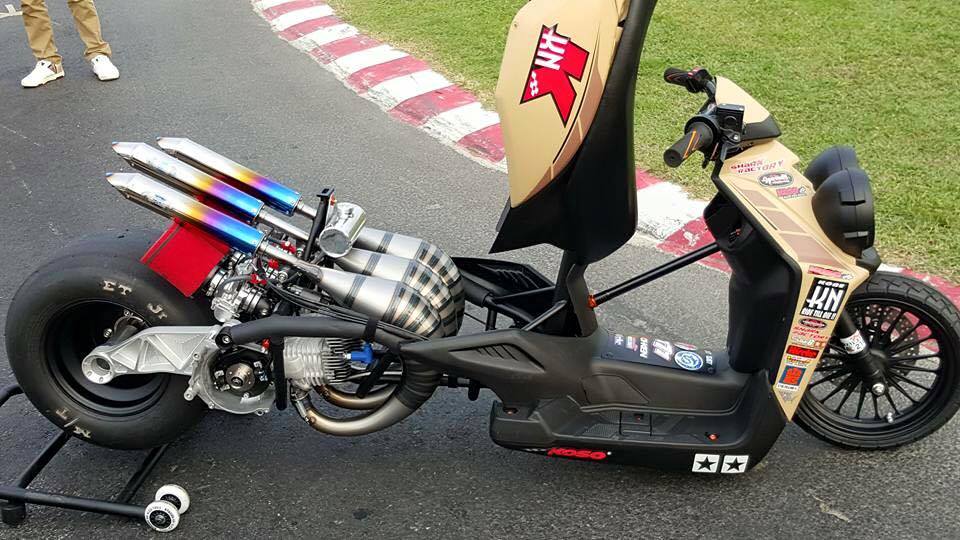 Dragster scooter tri-cylindre Koso Big-B
