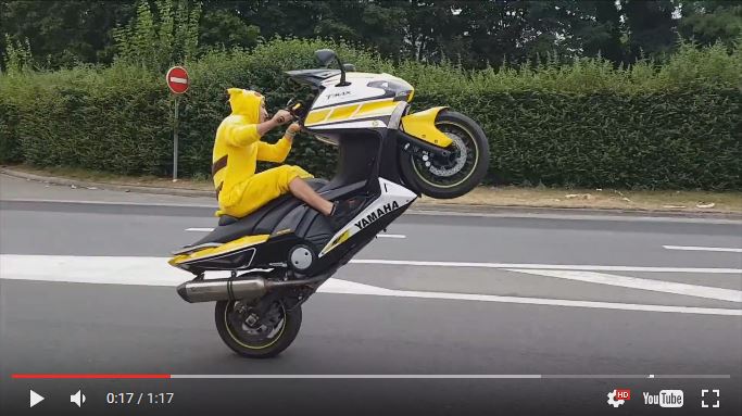 L’Acrobate – Pikachu en TMax 60th Anniversary