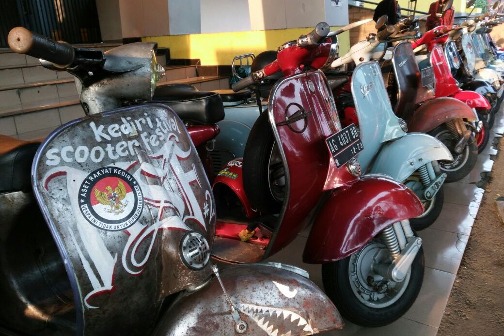 La passion des Vespa extrêmes en Indonésie